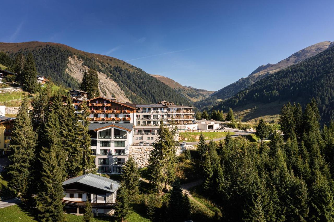 Ursprung Panorama Hotel Koenigsleiten Konigsleiten Bagian luar foto